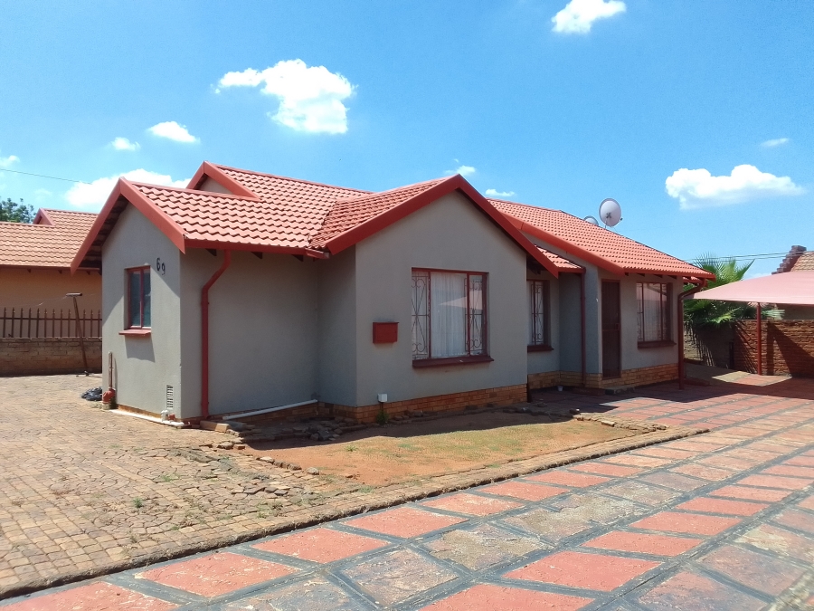 3 Bedroom Property for Sale in Geelhoutpark North West